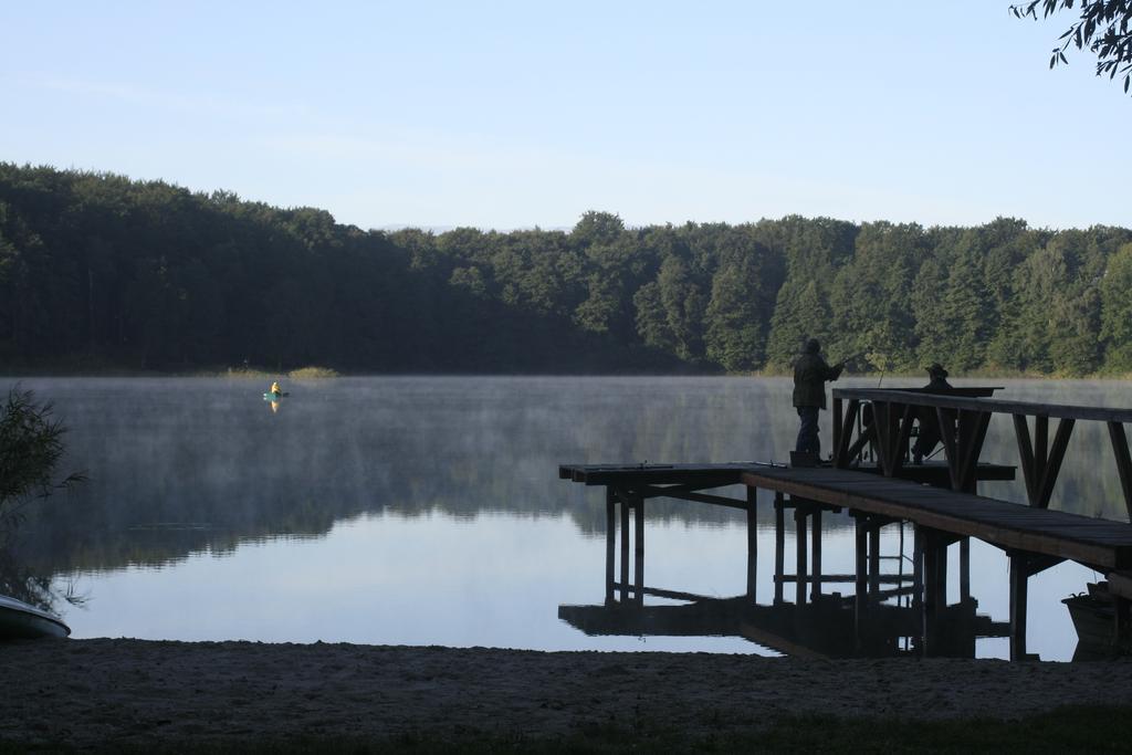 Stajnia Sarnowek Nad Jeziorem Rozany Rozajny Wielkie エクステリア 写真