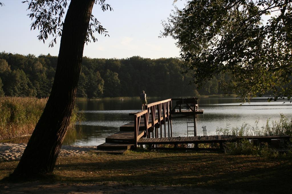 Stajnia Sarnowek Nad Jeziorem Rozany Rozajny Wielkie エクステリア 写真