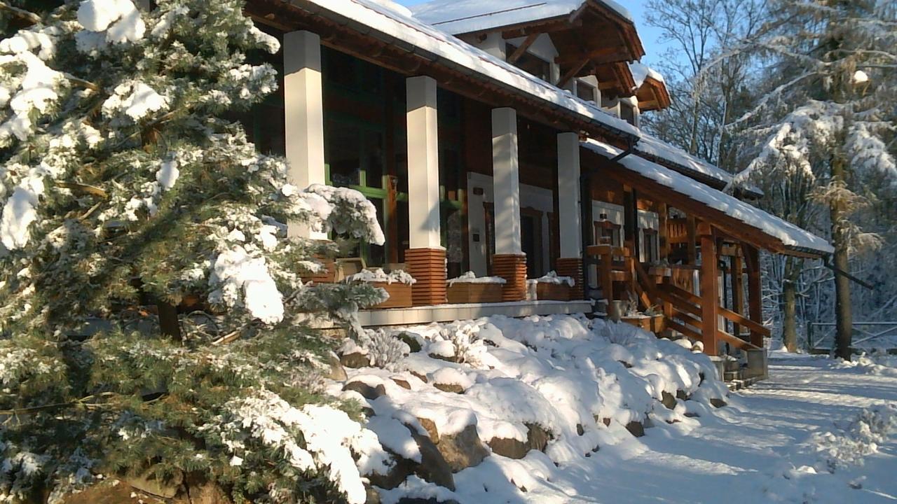 Stajnia Sarnowek Nad Jeziorem Rozany Rozajny Wielkie エクステリア 写真